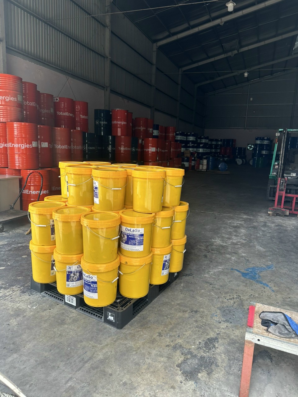 Nhà phân phối dầu nhớt thủy lực Ultra